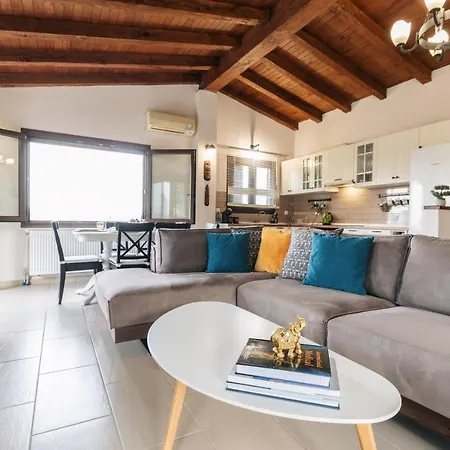 بيت للعطل The Serenity Stone